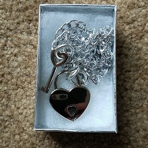 Heart Locket With Key 🗝